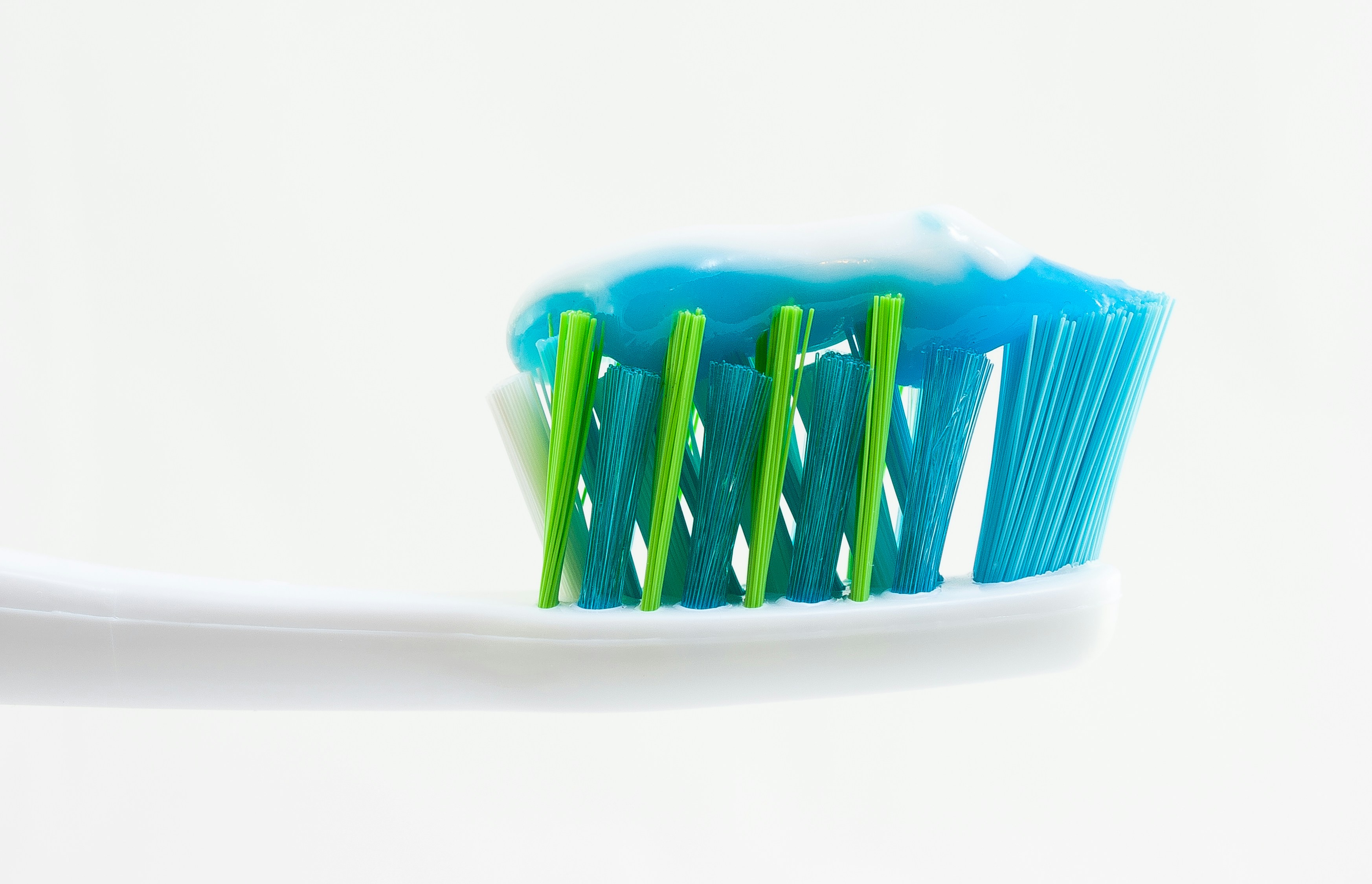Best Fluoride Toothpaste in 2026: Top Picks for Cavities, Sensitivity, and Whitening