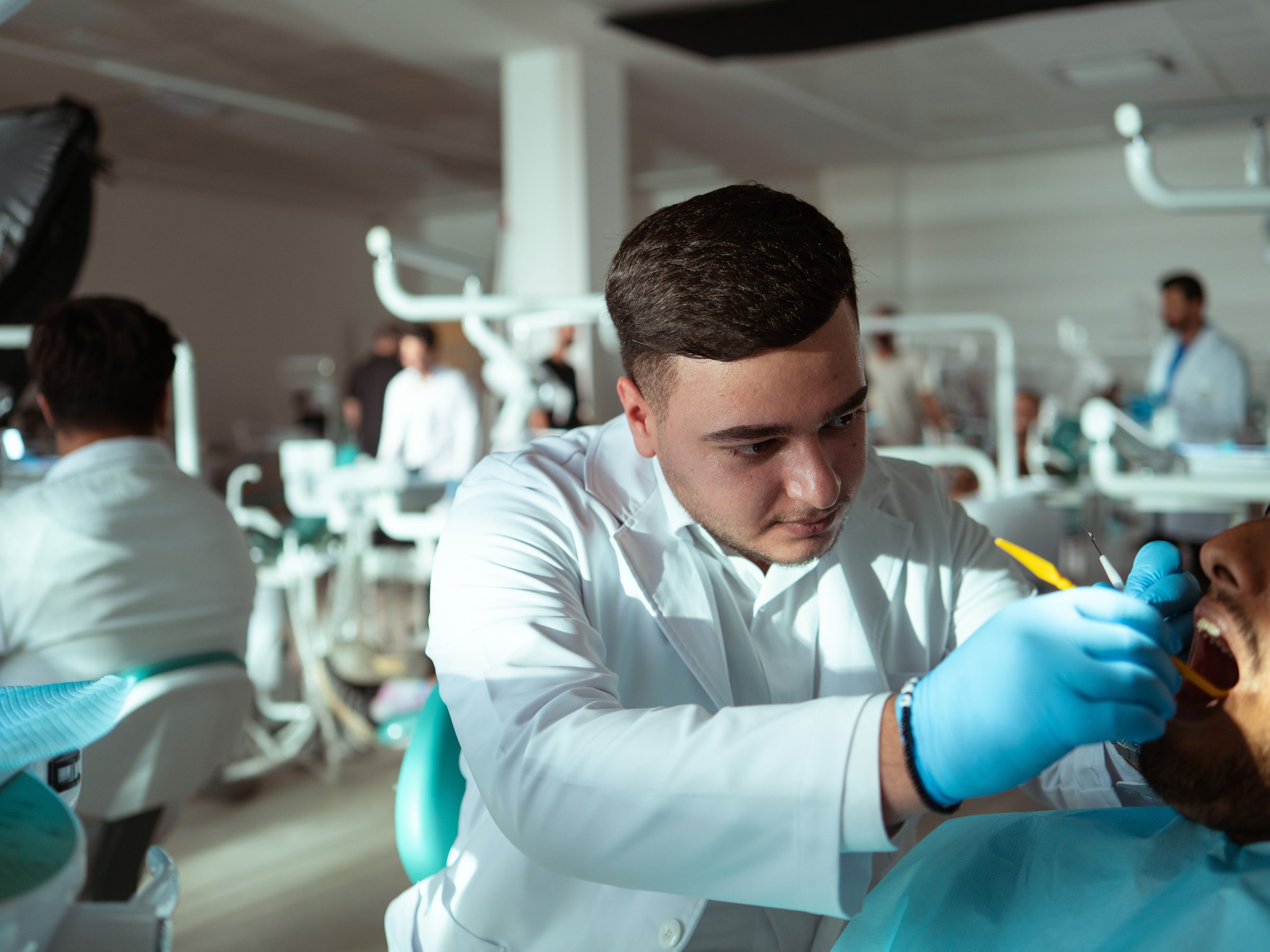 How Much Is Dental School? US Prices in 2026