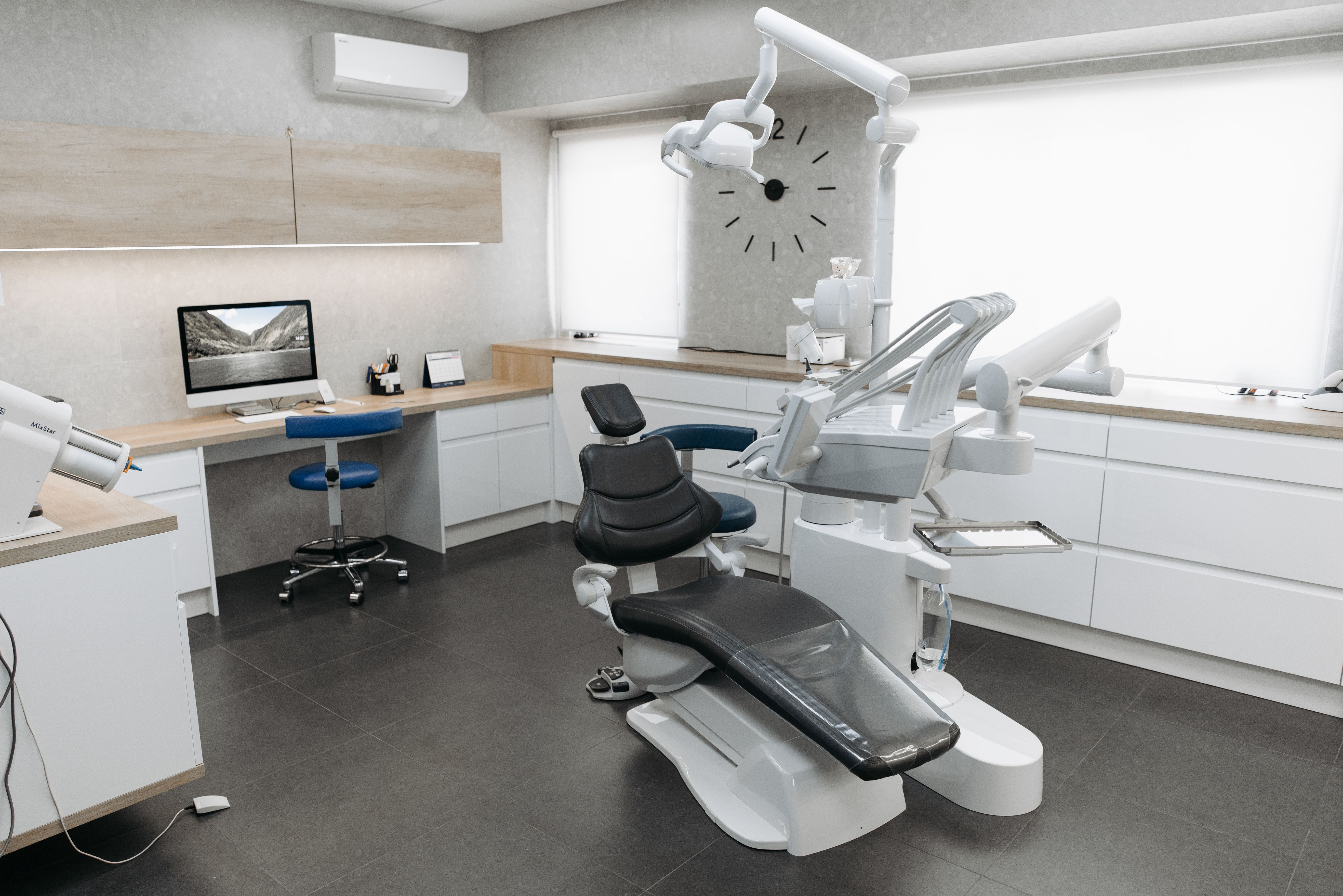 Dental Operatory Design: Layouts, Cabinets, and Reception Ideas
