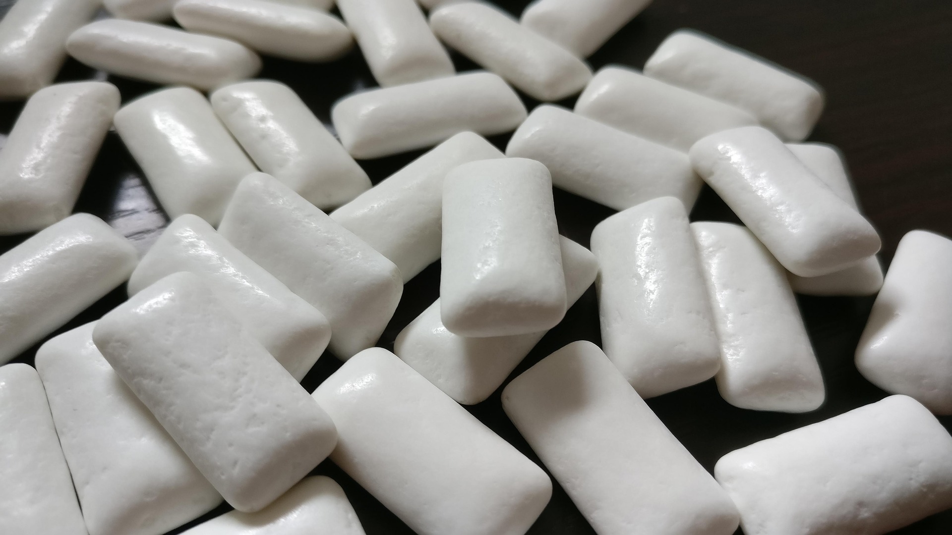 Xylitol Gum: How It Protects Teeth And 10 Best Picks
