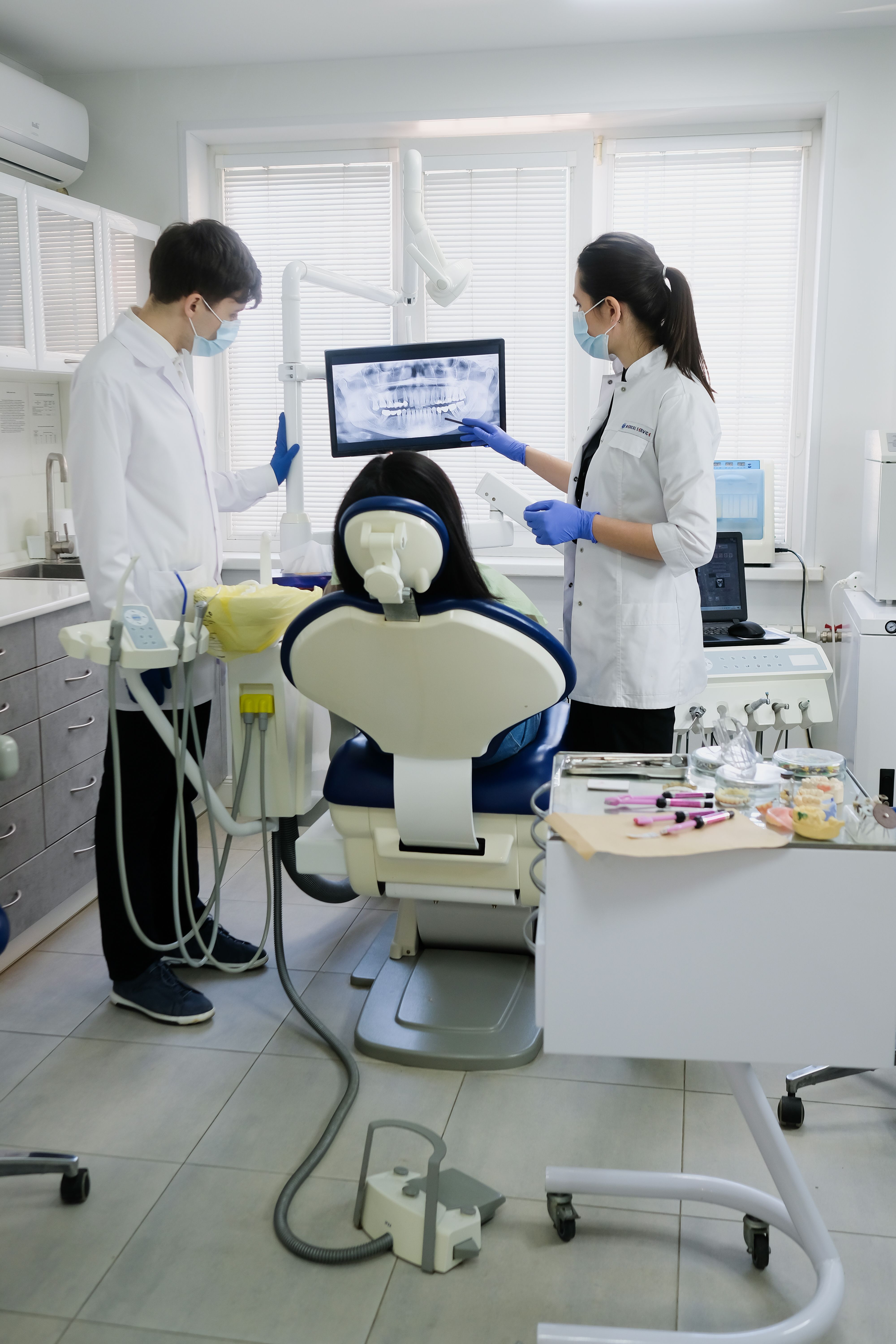 Tooth Pain Under A Crown: 8 Causes And When To Worry